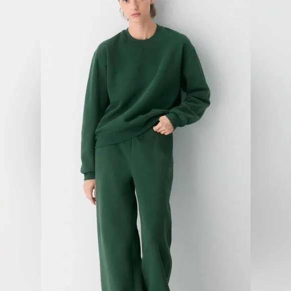 Aritzia Campus Green Crewneck Sweatshirt and Jogger Set - Picture 1 of 6